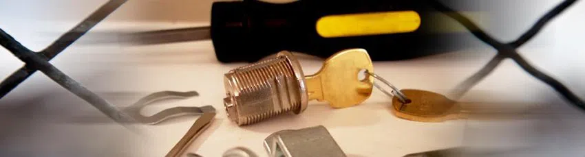 Community Locksmith Store St Louis, MO 314-471-0912 - changing-locks