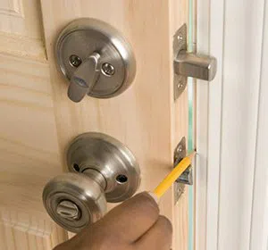 Community Locksmith Store St Louis, MO 314-471-0912 - unlock-door